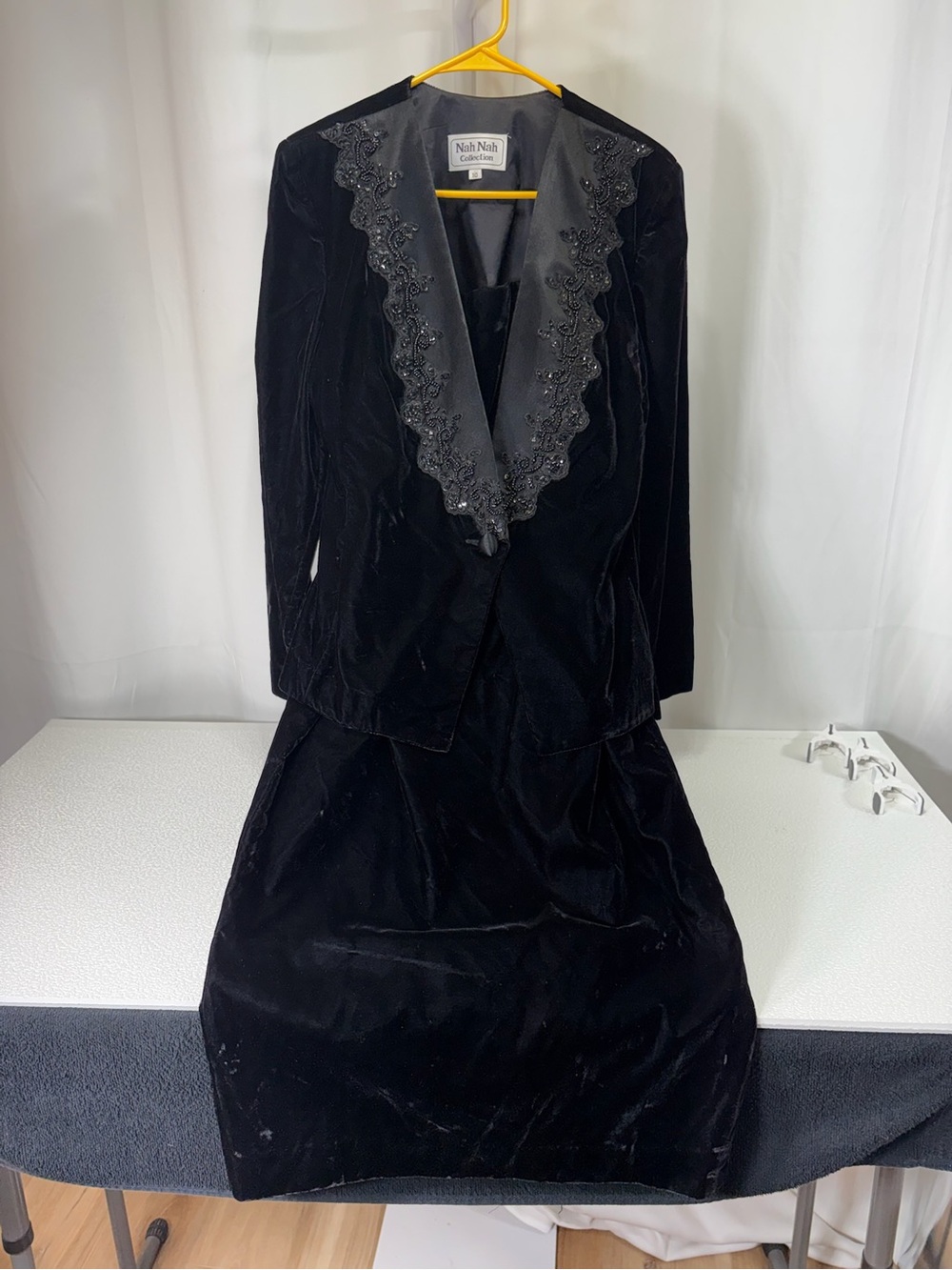 Niki Naih Black Velvet Beaded Lapel Suit Jacket 3898